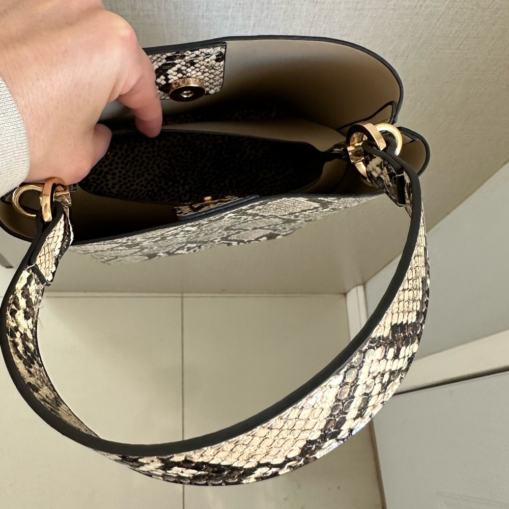 Handbag - Picture 3 of 3